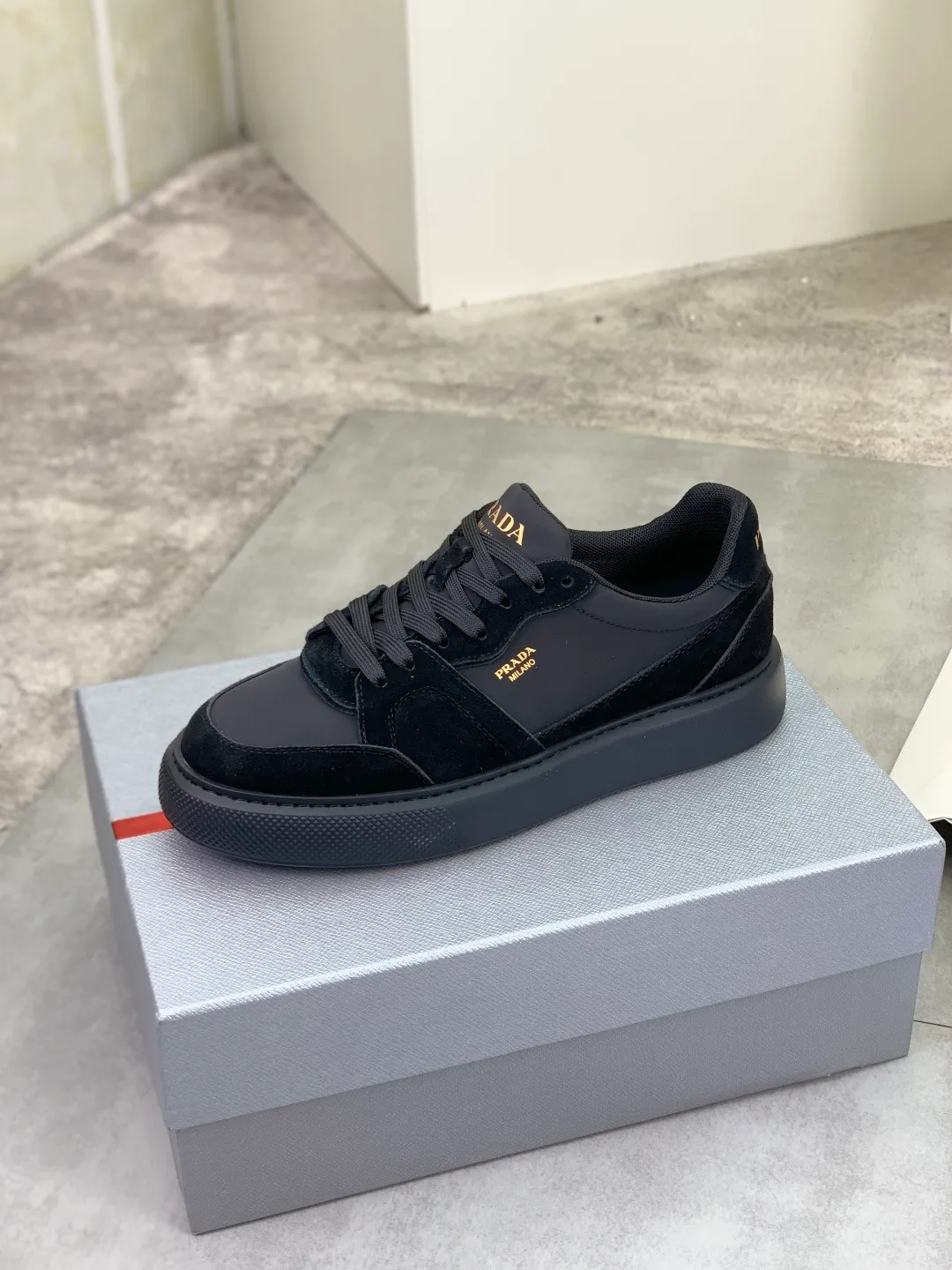 Men's men's shoes P560 💰【New style】Top quality, new popular models on the official website, which will never go out of style for a century, 🆘 The trendy brand (Prada) mainly promotes popular models, avant-garde and versatile fashionable men's shoes, privately molded, with cowhide splicing and 1:1 oil edge treatment... fashionable and simple, original imported cowhide with python skin, cowhide leather lining for feet; the atmosphere and personality are more fashionable, eye-catching and pursuing class. It will subvert the old idea and be a must-have for fashionistas who want to spend time with you! Must keep it! High-end comfortable and low-cost, high-end quality workmanship. Size: 38-45 4️⃣ colors available. full package